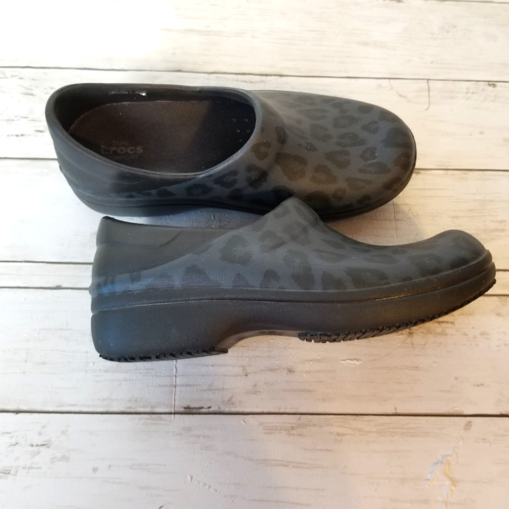 Crocs Neria Leopard Print Slip Resistant Work Clogs